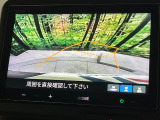【バックカメラ】駐車時に後方がリアルタイム映像で確認できます。大型商業施設や立体駐車場での駐車時や、夜間のバック時に大活躍!運転スキルに関わらず、今や必須となった装備のひとつです!