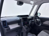 ダイハツのお店では、ダイハツ車を知り尽くしたプロフェッショナルが、専用の診断機器を使って各システムを点検しております。