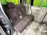 後部座席も気になるようなキズ・汚れやへたり等、大きなダメージはなく、良好な状態です。
