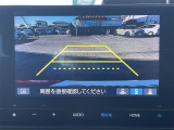 【バックモニター】後ろのカメラの映像をモニターに映し出すことができます!後方の見えない死角や、障害物との距離感をしっかり確認することができます!駐車が苦手な方におすすめです。