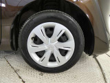 【ホイルキャップ】純正ホイール装着車です。キャップですので万が一キズをつけても簡単に交換可能です。