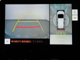 全周囲モニター付きで後退時に車両周辺が確認できるので安心です。車はどうしても死角ができますので、万が一のために必要な装備です。ただあくまでも補助装備ですので、目視での確認をお忘れなく!