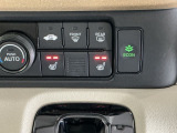 運転席/助手席シートヒーターで寒い日もすぐに温かくなり快適に過ごせます。2段階の温度調整が可能です