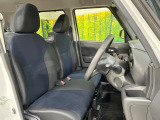運転席シート廻りは使用感も少なく、良好な状態となっています。前オーナー様が丁寧に使っていたことがよくわかりますね。