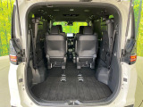 3列目を跳ね上げると、これだけの広さが!シーンに合わせたシートアレンジで、大きな荷物も積むことが出来ます♪
