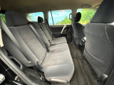 後部座席も気になるようなキズ・汚れやへたり等、大きなダメージはなく、良好な状態です。
