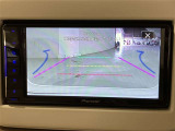 バックガイドモニターで、後方を確認しながら安心して駐車することができます。運転初心者も熟練者も必須の機能ですよ!