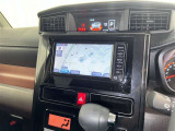 ナビゲーション付です。 ナビがあると便利、ラクラク何処でもいけます。 ナビが有るのと無いのとでは大きな違いですね。