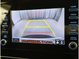 バックガイドモニターで、後方を確認しながら安心して駐車することができます。運転初心者も熟練者も必須の機能ですよ!