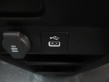 便利な充電用USBジャックも付いています☆周辺機器の充電にご利用頂けます☆