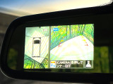 【アラウンドビューモニター】専用のカメラにより、上から見下ろしたような視点で360度クルマの周囲を確認することができます☆死角部分も確認しやすく、狭い場所での切り返しや駐車もスムーズに行えます。