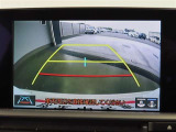 バックガイドモニターで、後方を確認しながら安心して駐車することができます。運転初心者も熟練者も必須の機能ですよ!