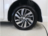 純正14インチアルミホイール装備・タイヤサイズ165/65R14
