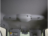 天井にはスリムサーキュレーター装備☆空気を循環してくれるので後席も快適に過ごして頂けます。