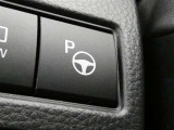 駐車時のドライバーへの負担を軽減する様サポートしてくれるパーキングアシスト機能を搭載しています。