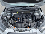 エンジンルームの画像です。店舗にて現車の確認もいただけますので、お電話で在庫のご確認の上是非ご来店くださいませ!!!ワクワクするクルマ選びをご提案します!