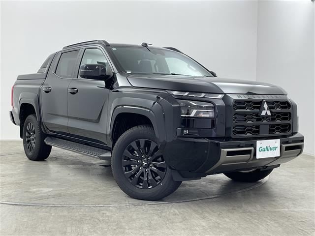 トライトン 2.4 GSR ディーゼル 4WD 4WD 本革シート