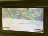 【バックカメラ】駐車時に後方がリアルタイム映像で確認できます。大型商業施設や立体駐車場での駐車時や、夜間のバック時に大活躍!運転スキルに関わらず、今や必須となった装備のひとつです!