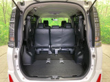 後席を格納すると、これだけの広さが!シーンに合わせたシートアレンジで、大きな荷物も積むことが出来ます♪