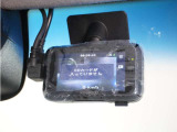 ◆ドライブレコーダー◆映像・音声などを記録する自動車用の装置です。 もしもの事故の際の記録はもちろん、旅行の際の思い出としてドライブの映像を楽しむことができます。