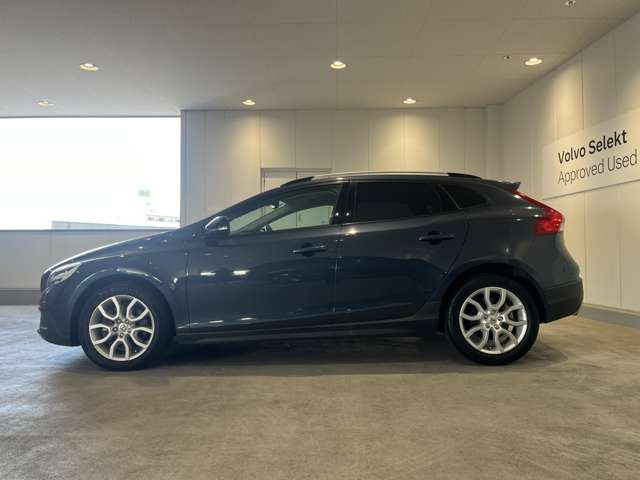 ボルボ V40クロスカントリー D4 サマム ディーゼル の中古車詳細