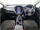 ■視界良好で運転しやすいコックピットです。シンプルで操作性の良いインパネ回りにデザインされ、SUBARUは安全性能に徹底的にまでこだわった視界設計を行っています。