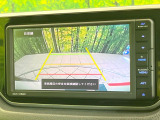 【バックカメラ】駐車時に後方がリアルタイム映像で確認できます。大型商業施設や立体駐車場での駐車時や、夜間のバック時に大活躍!運転スキルに関わらず、今や必須となった装備のひとつです!
