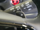【パドルシフト】 指先のパドルで簡単にシフトチェンジ。手軽にマニュアル車感覚で、スポーティなドライブを楽しむことができます。