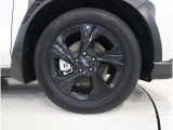 純正17インチアルミホイール装備・タイヤサイズ225/60R17