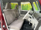 運転席シート廻りは使用感も少なく、良好な状態となっています。前オーナー様が丁寧に使っていたことがよくわかりますね。