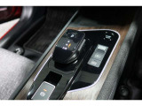 扱いやすい位置に配置されたフロアオートマチックです☆CVTを採用で滑らかでスムーズな走りが楽しめますよ♪
