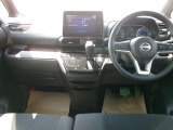 操作しやすい運転席廻り!操作パネルも使いやすい!!ドライブが楽しくなります!