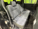 後部座席も気になるようなキズ・汚れやへたり等、大きなダメージはなく、良好な状態です。