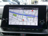 大画面の純正メモリーナビ付きなので遠方へのドライブも快適ですよ♪
