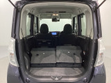 リアシートを倒すと、ラゲッジスペースを広くお使いいただけます!