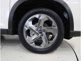 純正18インチアルミホイール装備・タイヤサイズ225/55R18装着