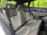 後部座席も気になるようなキズ・汚れやへたり等、大きなダメージはなく、良好な状態です。