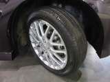 165/55R15インチ純正アルミホイール。