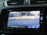 バックをするとき自動でリアの様子が映る『リアカメラ』付き!ナビ画面で確認しながらバックができますから安心ですね。でも、目視も大切ですよ!安全第一でお願いします!