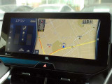 ディスプレイオーディオを装備。スマホとクルマをつなぐことで、これまでのナビに加えて、いろんなサービスが楽しめます。
