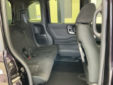 リアシートも広々としていて、座りやすいです。