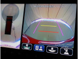 前後左右4つのカメラを合成して上から見ているような感覚で駐車を行っていただけます♪ 切り替えスイッチであらゆるカメラモードに切り替えが可能です!