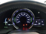 とっても見やすいメーターです。夜間時はラグジュアリーな気分にさせてくれる照明が魅力ですので、夜のドライブも楽しみになりますよ♪