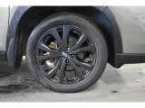純正18インチアルミホイル/タイヤサイズは225/55R18です