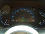 とっても見やすいメーターです。夜間時はラグジュアリーな気分にさせてくれる照明が魅力ですので、夜のドライブも楽しみになりますよ♪