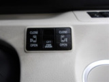 両側パワースライド装備です♪運転席から開け閉めの操作・ON/OFFの切替えも可能です♪