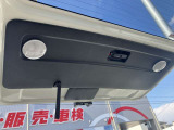 バックドアにはランプがついているので、夜間に車いすや、荷物を積み下ろしする際も視覚を確保できます。