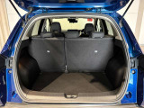 ラゲッジルームも広々、開口部が広く荷物を積む時も積みやすくなっています!