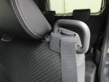 後席アシストグリップは、お年寄りの方が乗車される時に特に喜ばれる装備です。