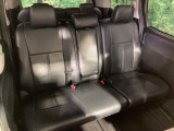 3列目シートはもちろん状態良好☆大人でもゆったりと座って頂けますので、大人数でのお出かけもラクラクです♪ご家族で、気の知れた仲間で、ドライブに行くのが楽しみですね♪